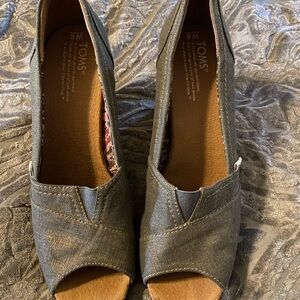 TOMS Women's Charcoal Peep Toe Wedges